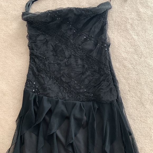 Dress - Picture 3 of 4